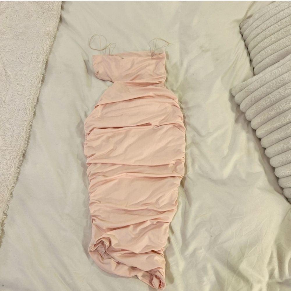 Oh Polly Elegant Soft Pink Ruched Dress 6 - Picture 4 of 4